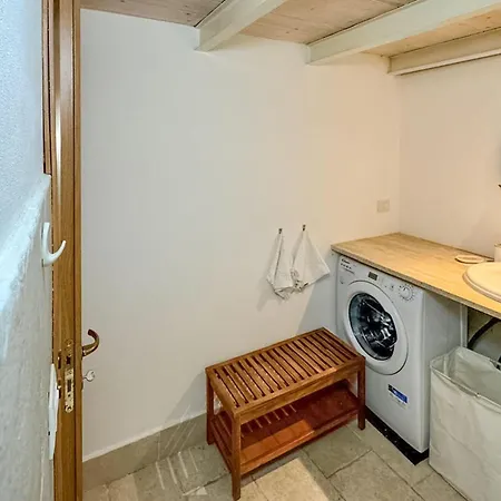 2 Bedroom Amazing In Siracusa *